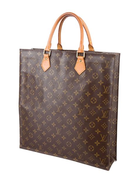 sac louis vuitton avec initiale|Louis Vuitton monogram sac plat.